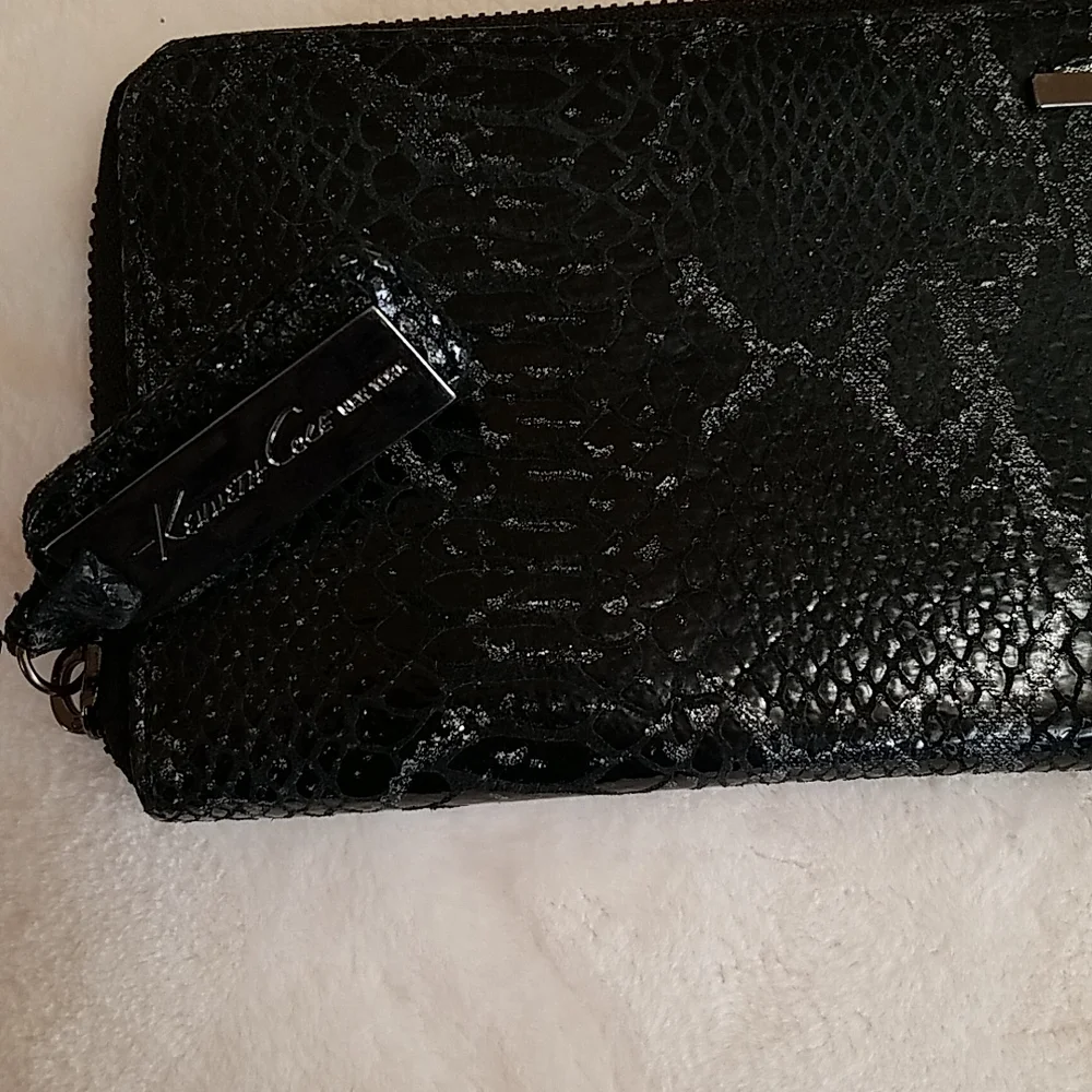 Kenneth Cole Wallet - Picture 3 of 5